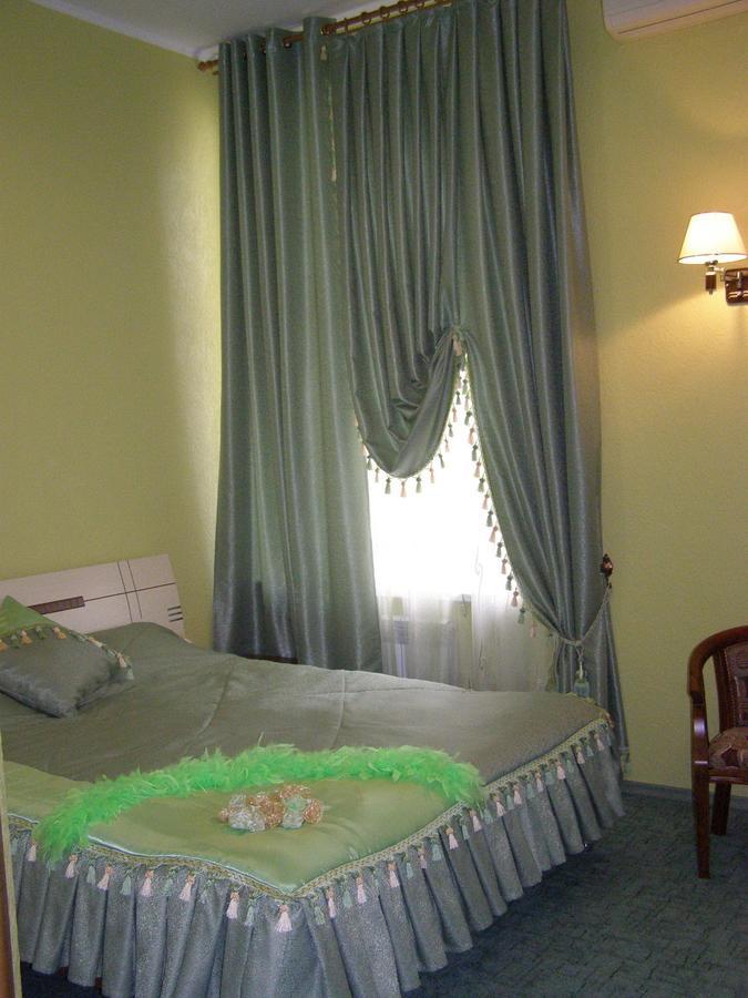 Jaguar Hotel Mykolaiv Exterior photo