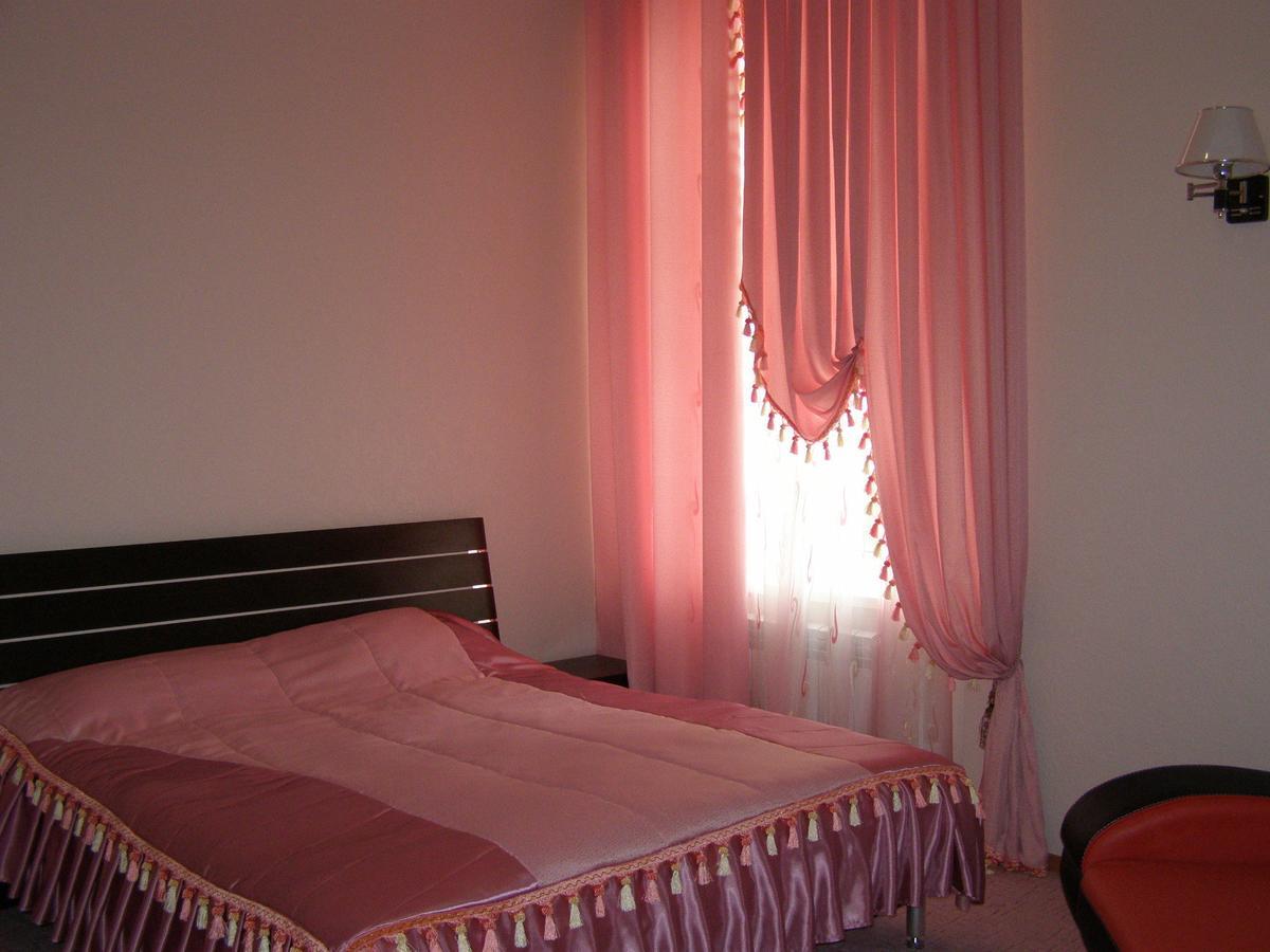 Jaguar Hotel Mykolaiv Exterior photo
